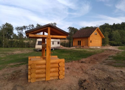 dekorativs akas grods gulbalku