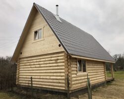 Guļbaļķu dzīvojamā māja